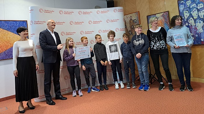 Mladi v okviru natečaja Odpadno je uporabno ustvarjali družabne igre