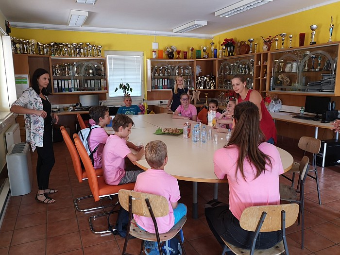 ZA NAMI JE SEDMI, SLADKI POLETNI TABOR ZA OTROKE ZAPOSLENIH